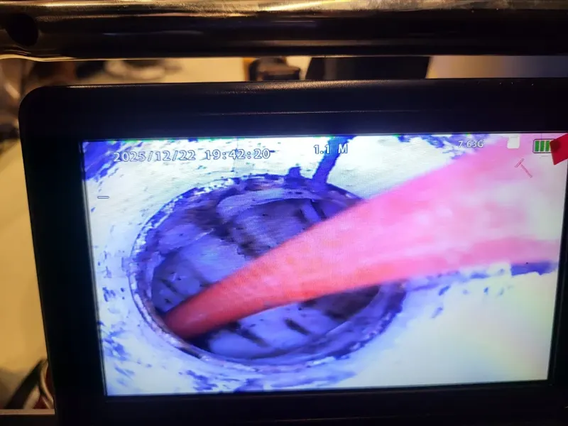 울산 중구 스프링 장비가 관 안으로 들어간 내시경 화면
